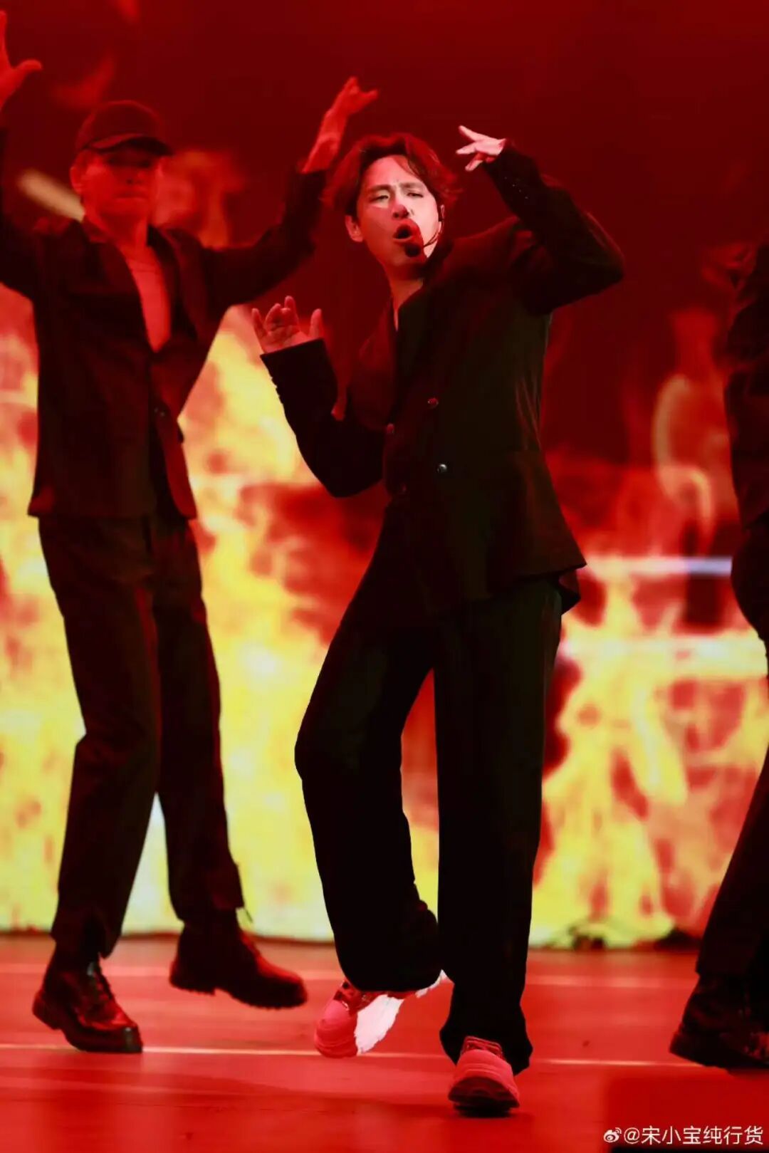 宋小宝自曝“动了600刀做微调”!网友:无人相信 宋小宝自曝“动了600刀做微调”!网友:无人相信