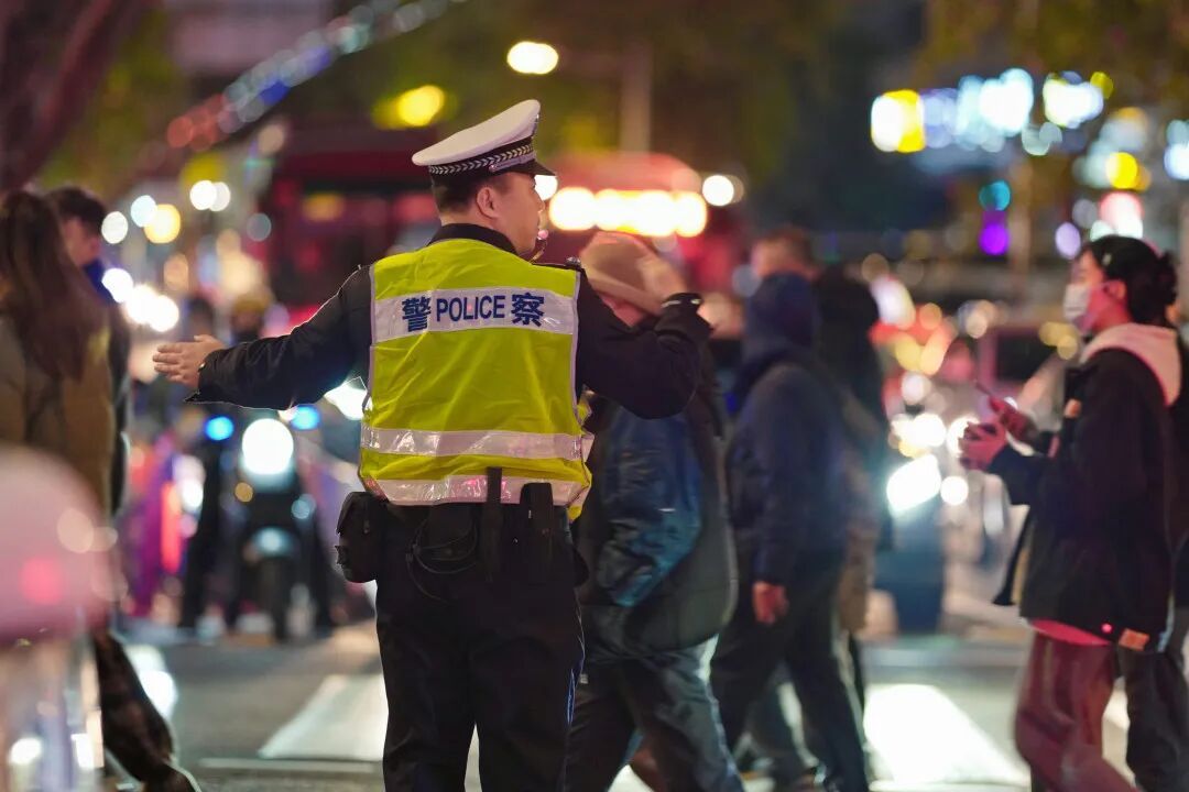 春运明日启动，高速公路免费通行时间确定！交警提醒：广州将迎三波车流高峰