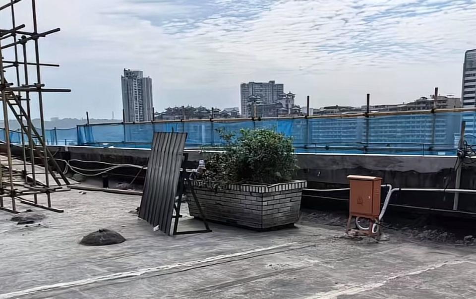 四川泸州“花坛埋尸案”背后：一对父子被撕裂的28年