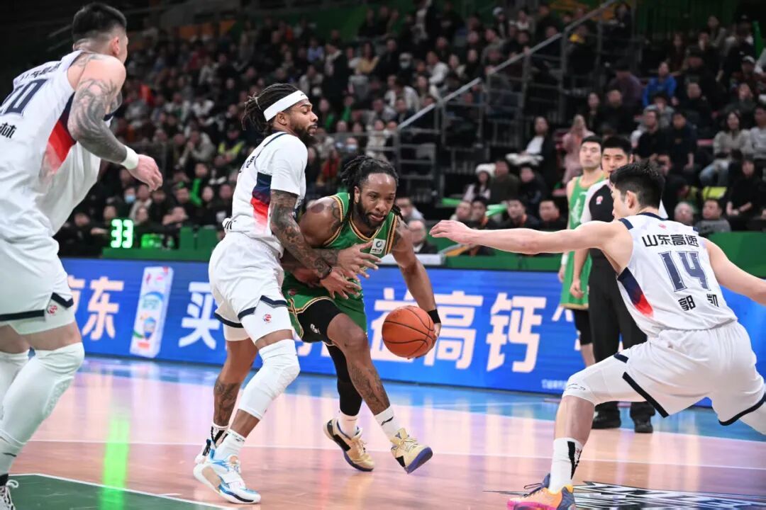 下半场发力，辽篮逆转天津队