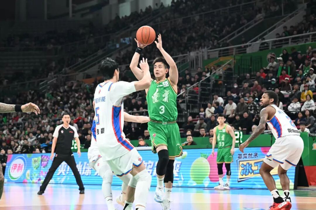 下半场发力，辽篮逆转天津队