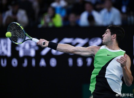 阿尔卡拉斯首夺澳网冠军