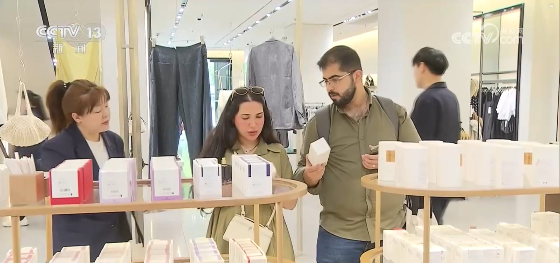 透过发票数据看退税商品销售火爆成消费亮点 “入境游”购物体验持续优化