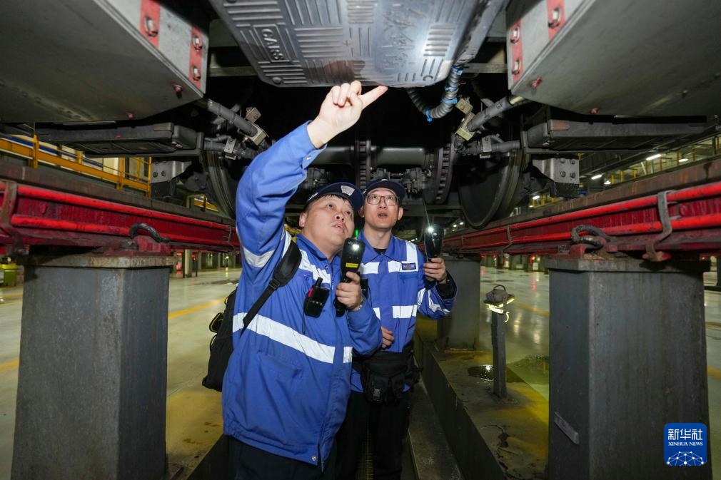 运维高铁“智驾”系统 守护旅客安全出行