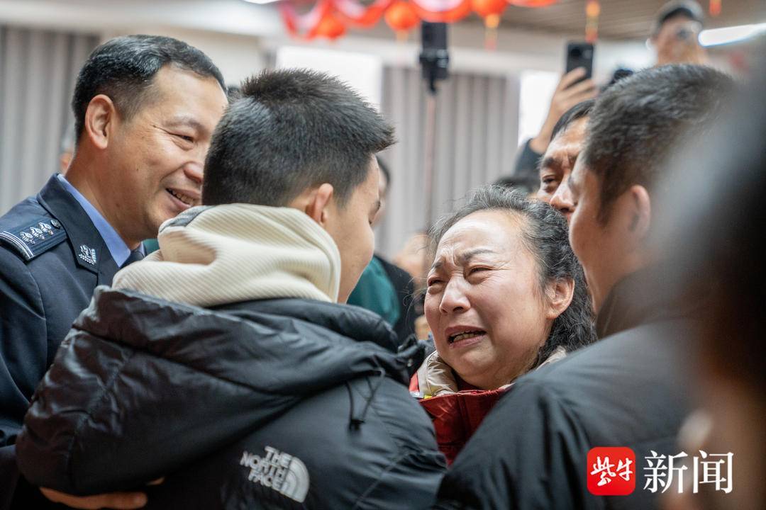 夫妻寻子37年花光积蓄还欠债，如今终于团圆