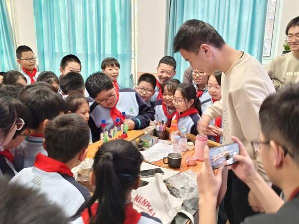 如何让科普点燃“精神火花”？天津大中小学“组队”作答