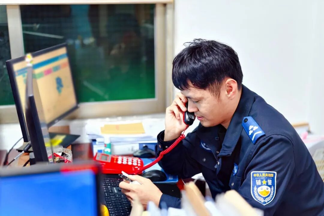 事发厦门同安,一男子背包遗失,报警并印制200份寻物启事,18小时后包找到了! 事发厦门同安,一男子背包遗失,报警并印制200份寻物启事,18小时后包找到了!