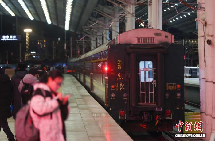 2026年春运启幕 北京发出首趟“归乡”列车