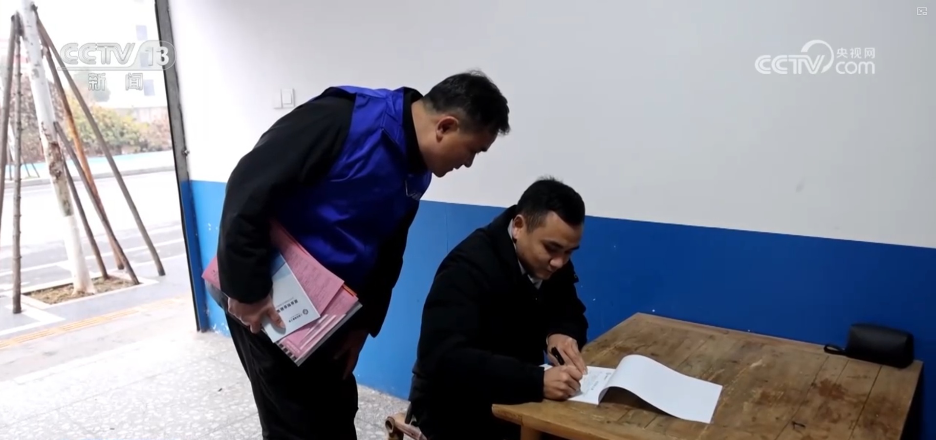 “线上+线下”齐发力、“春风”送岗 各地推出多项精细化“实招儿”促就业