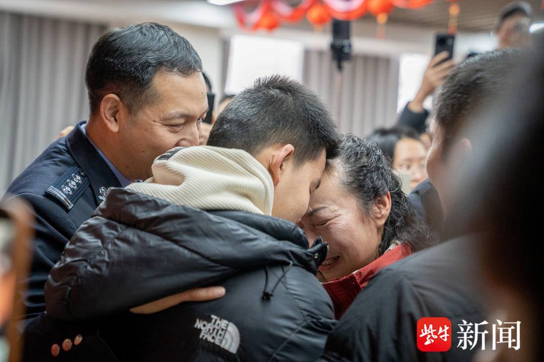 夫妻寻子37年花光积蓄还欠债，如今终于团圆