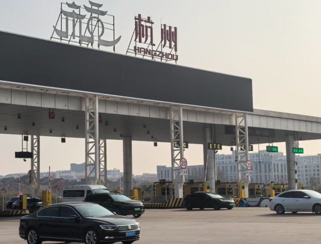 此刻，杭州东站！第一批已经提前出动了！有人瞬间哽咽：等的就是这一刻......