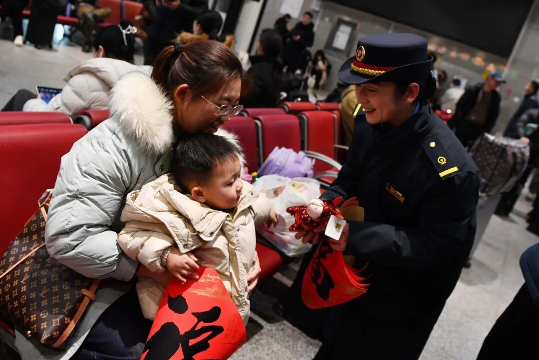 回家过年了!多图直击北京春运首日现场 回家过年了!多图直击北京春运首日现场