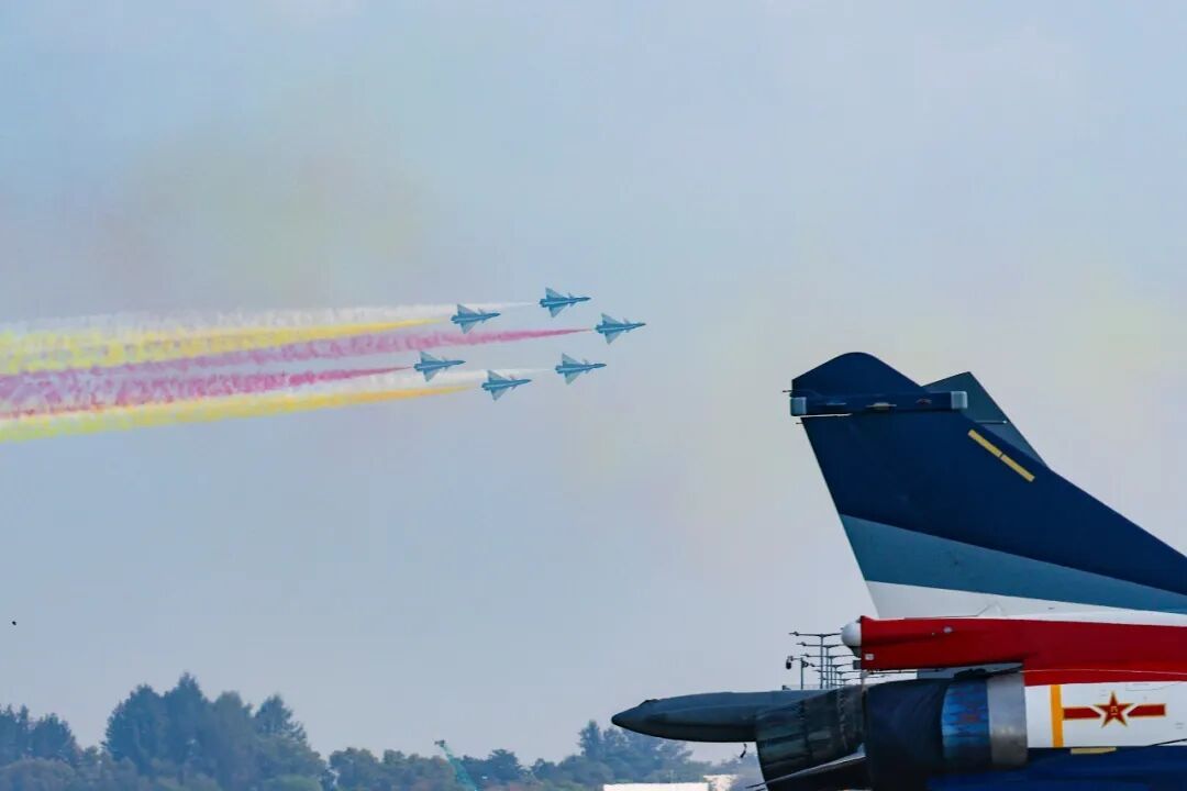 全新阵容！八一飞行表演队即将精彩亮相