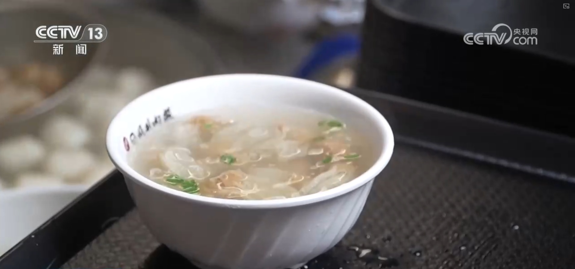 特色小吃串点成线变身“流量密码” “美食+”延伸文旅消费链条