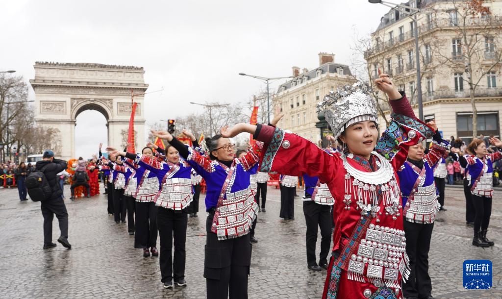 巴黎香街进入“春节时间”