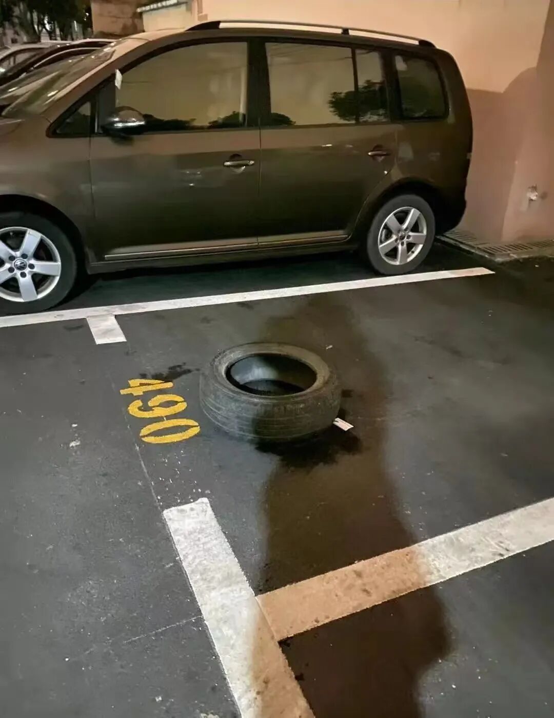 事发上海山姆超市！当“自动泊车”遇到“人肉”占位……