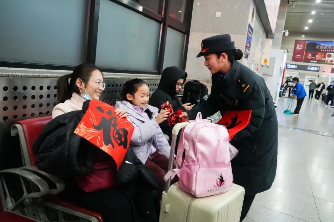 春运首日加开！这趟临客列车凌晨出发！