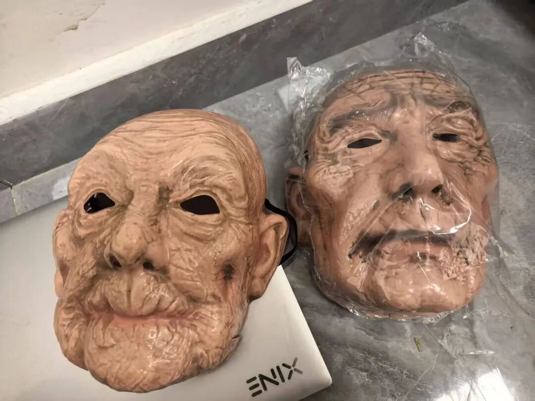 男子网购人脸面具入室盗窃，赃款用于打赏网络主播！警方：刑拘