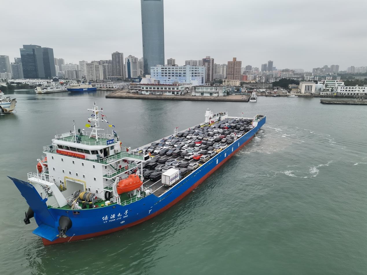 琼州海峡新能源车辆运输船“绿源六号”“绿源九号”投入运营 琼州海峡新能源车辆运输船“绿源六号”“绿源九号”投入运营
