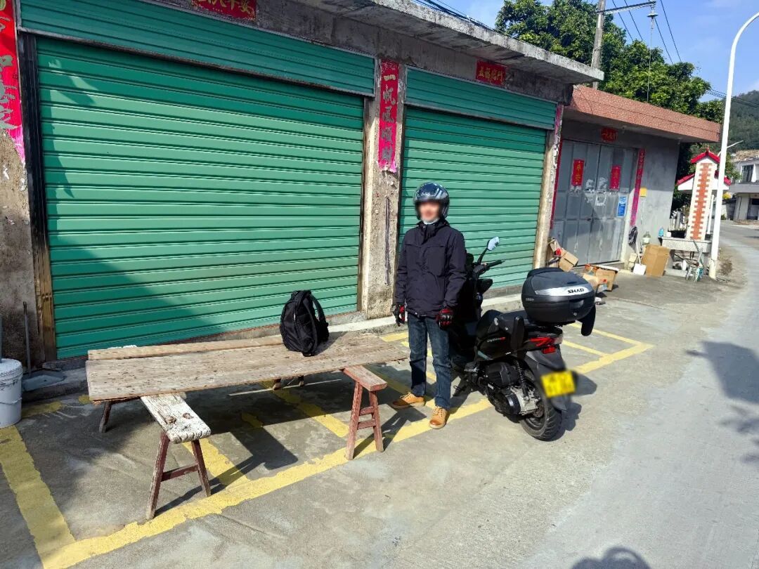 事发厦门同安,一男子背包遗失,报警并印制200份寻物启事,18小时后包找到了! 事发厦门同安,一男子背包遗失,报警并印制200份寻物启事,18小时后包找到了!