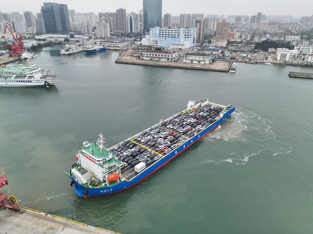琼州海峡新能源车辆运输船“绿源六号”“绿源九号”投入运营 琼州海峡新能源车辆运输船“绿源六号”“绿源九号”投入运营