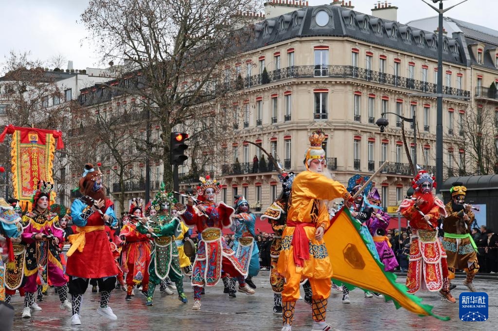 巴黎香街进入“春节时间”