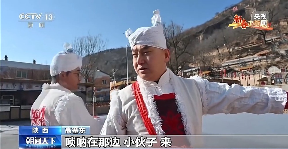 延安迈入“高铁时代” 这支表演队挎着腰鼓进北京了 延安迈入“高铁时代” 这支表演队挎着腰鼓进北京了