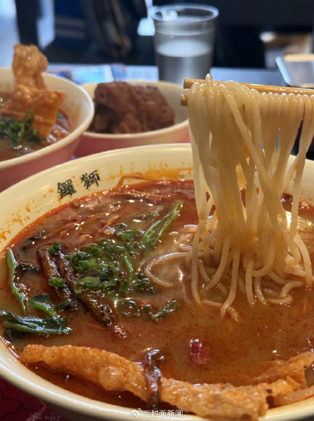 店员回应阿嬷手作螺蛳粉55元一碗:食材、用料等均对标高标准 店员回应阿嬷手作螺蛳粉55元一碗:食材、用料等均对标高标准