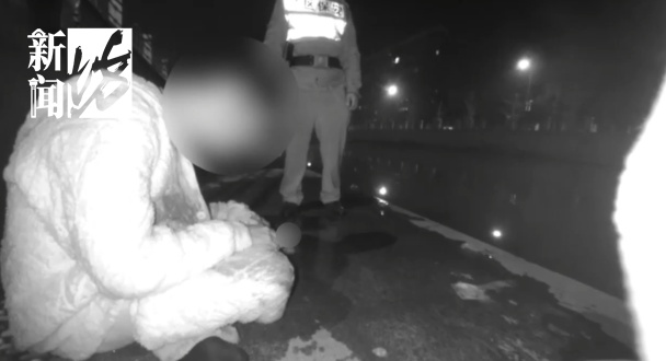 来沪男子受情感所困，深夜跳河轻生！夜钓市民"立功"了！