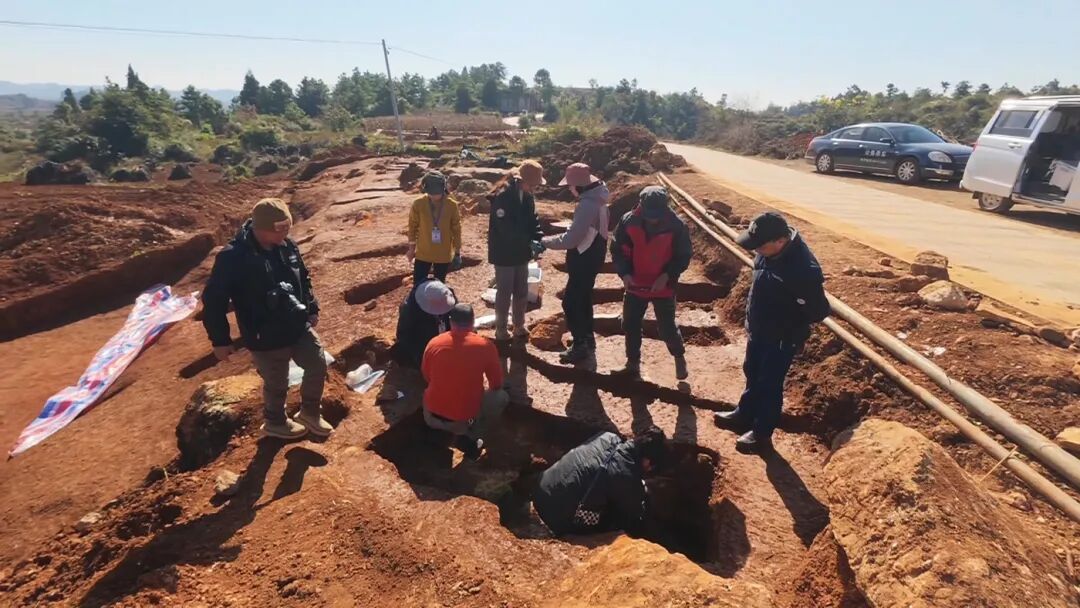 红河州发现两千多年前青铜工匠墓地 红河州发现两千多年前青铜工匠墓地