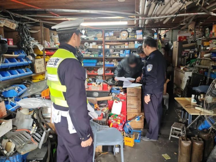 警惕“夺命车”！浦东警方查获多辆伪劣二手残疾车