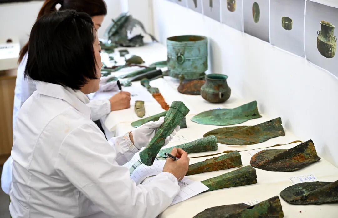 红河州发现两千多年前青铜工匠墓地 红河州发现两千多年前青铜工匠墓地