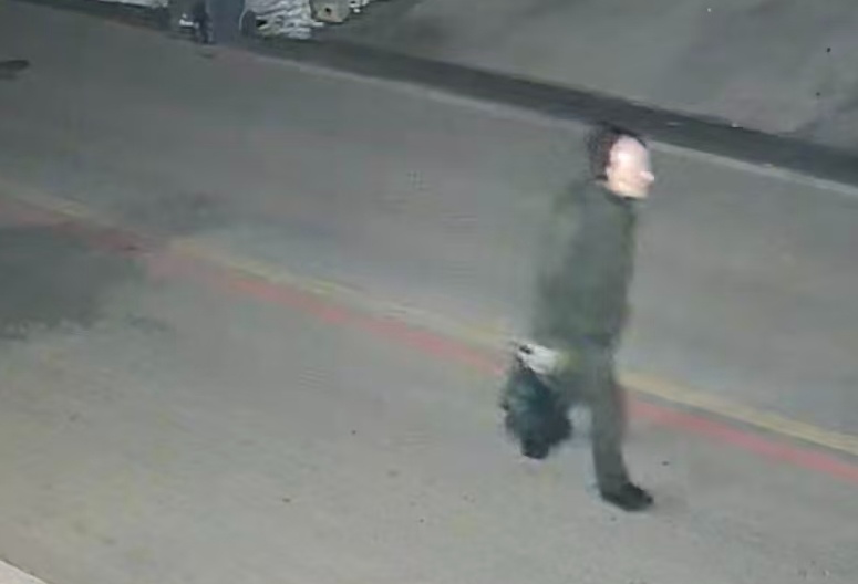 16小时,警方撕下一张“人脸面具”! 16小时,警方撕下一张“人脸面具”!