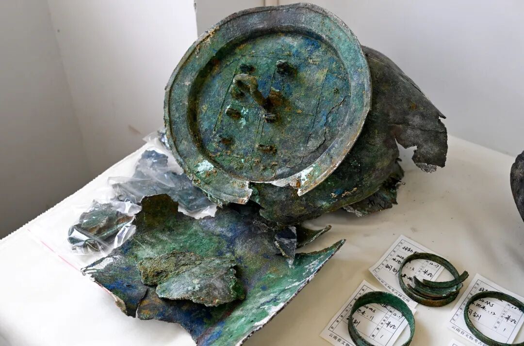 红河州发现两千多年前青铜工匠墓地 红河州发现两千多年前青铜工匠墓地