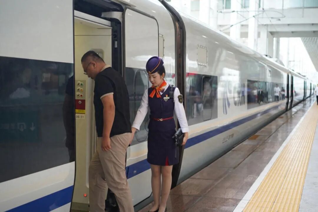 环岛高铁“静音车厢”来了!购票请看→ 环岛高铁“静音车厢”来了!购票请看→
