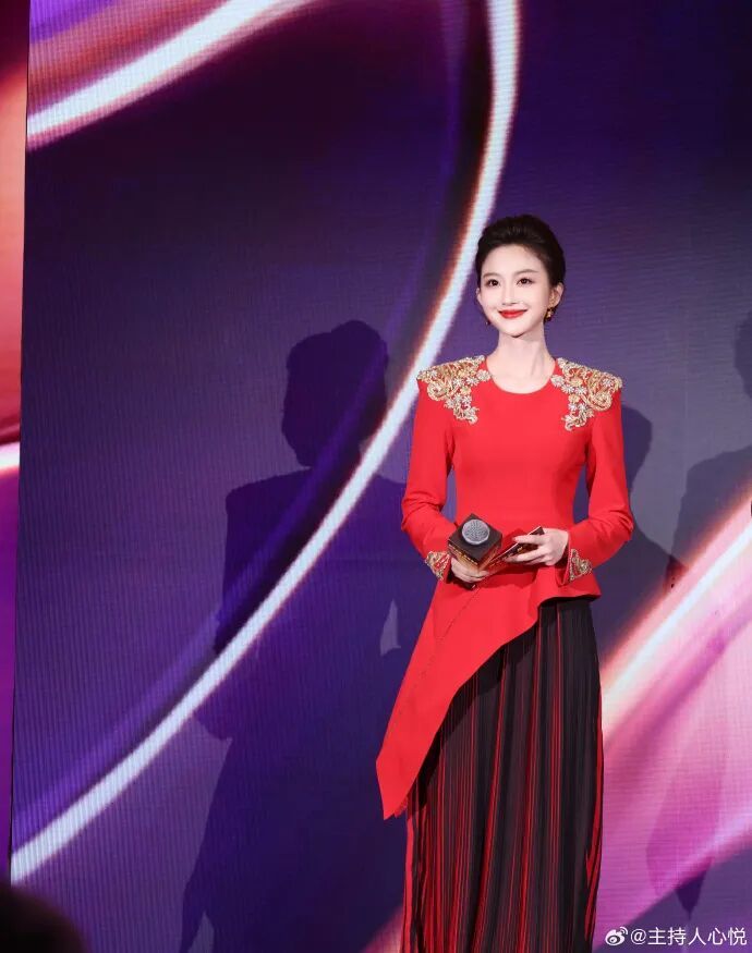 春晚主持人上新！39岁刘心悦是谁？