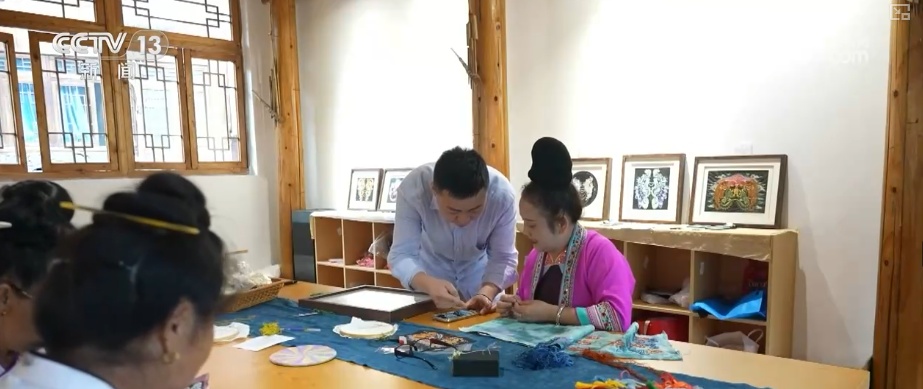 一揽子增收措施、一套政策“组合拳” 创造条件多渠道增加农民财产性收入 一揽子增收措施、一套政策“组合拳” 创造条件多渠道增加农民财产性收入