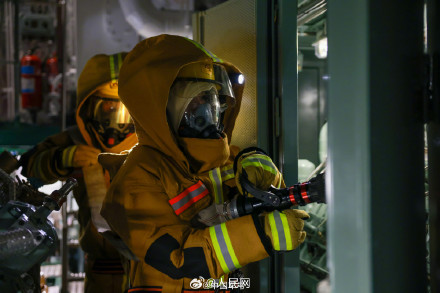 北部战区舰艇编队训练高燃大片