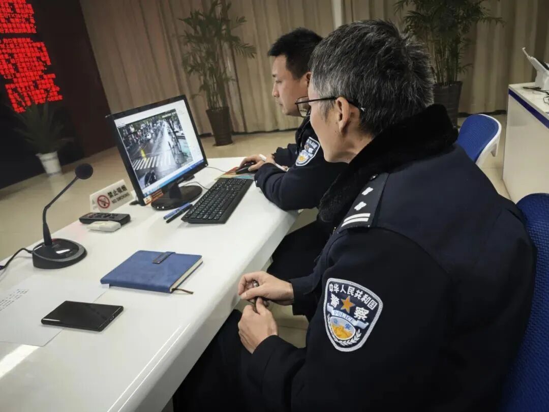 镇江多家银行，紧急报警！