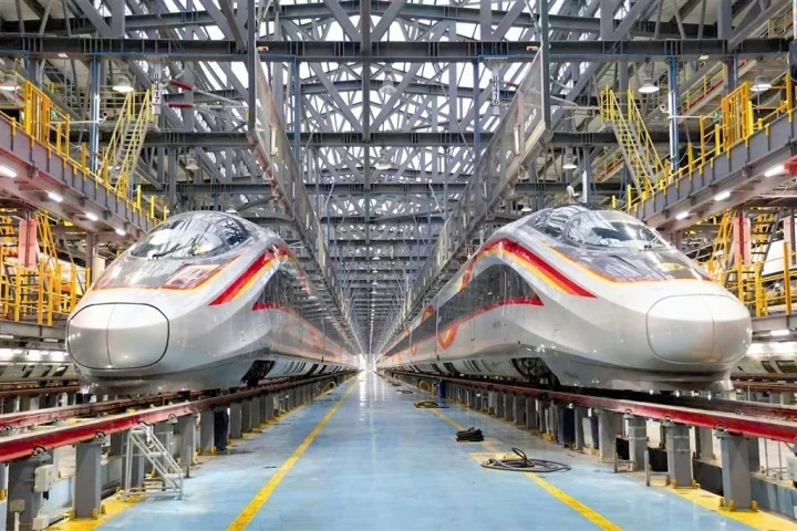 铁轨上的中国:当“朝发夕至”遇上“慢慢回家” 铁轨上的中国:当“朝发夕至”遇上“慢慢回家”