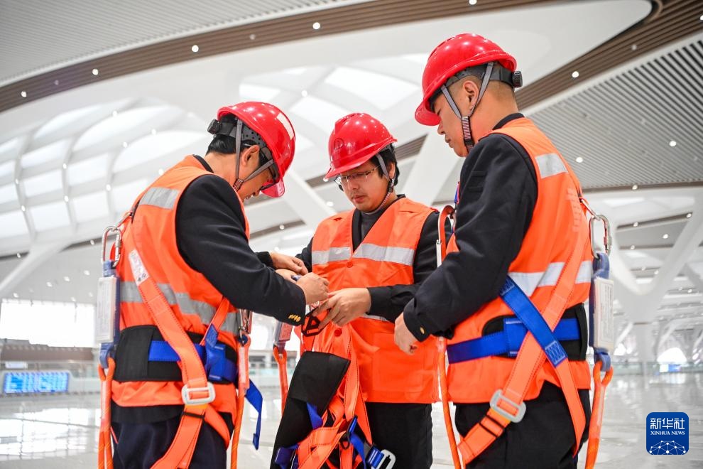 守护春运的“站房卫士”