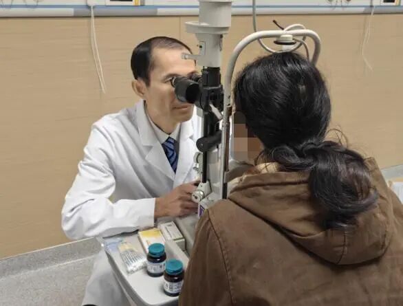 女子左眼剧痛、角膜穿孔,眼球差点不保!医生:感染“食脑虫” 女子左眼剧痛、角膜穿孔,眼球差点不保!医生:感染“食脑虫”