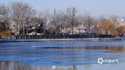 立春：东风解冻 湖水融冰漾新波