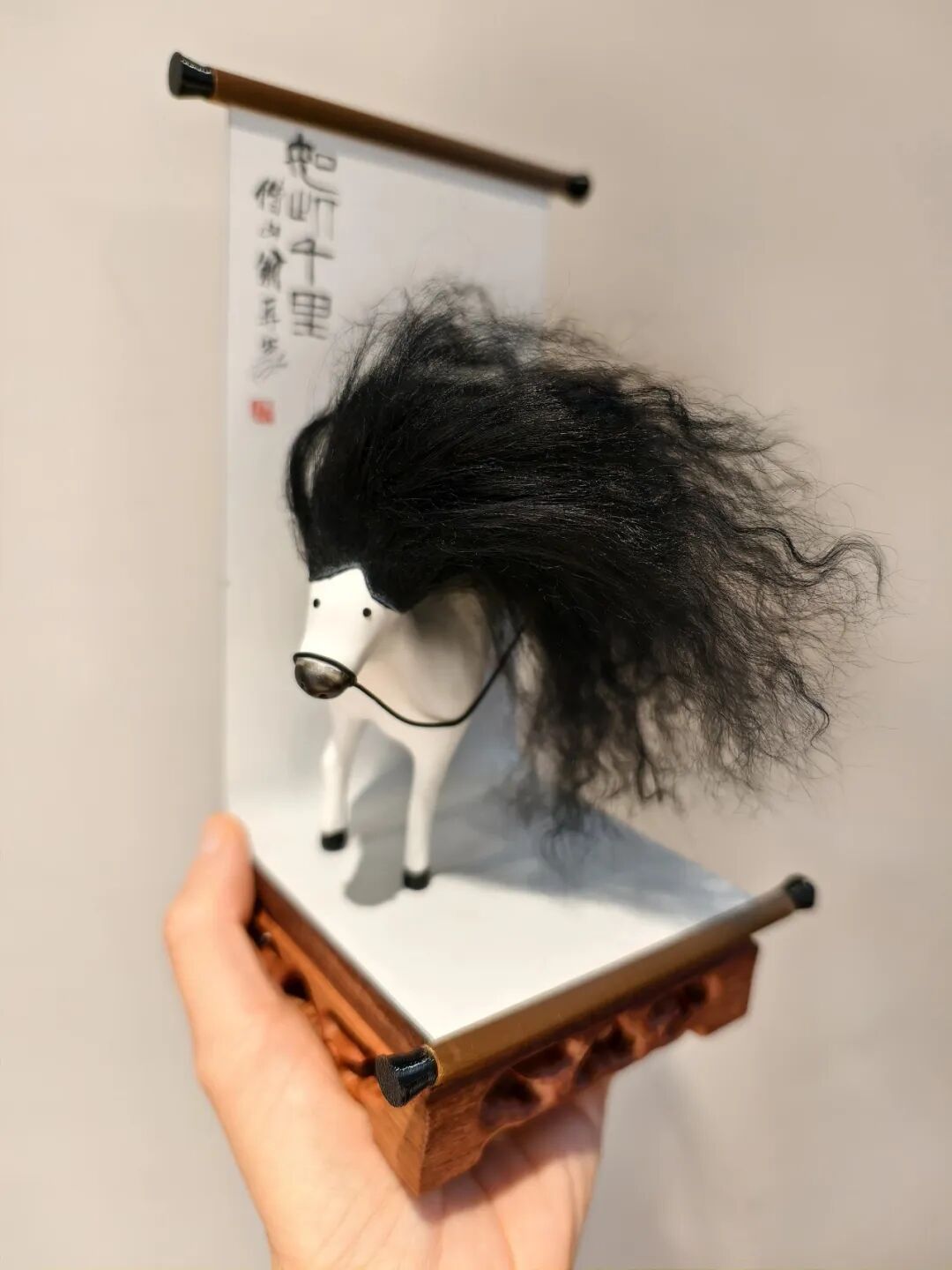 “网友参与养成”的潦草小马火了