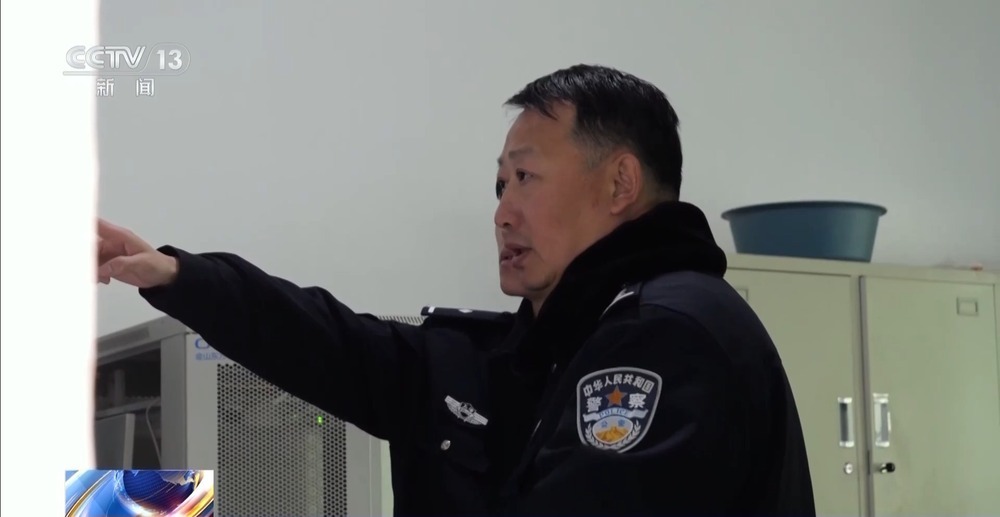 不偷现金只偷黄金 警方通过细微线索抓获首饰窃贼