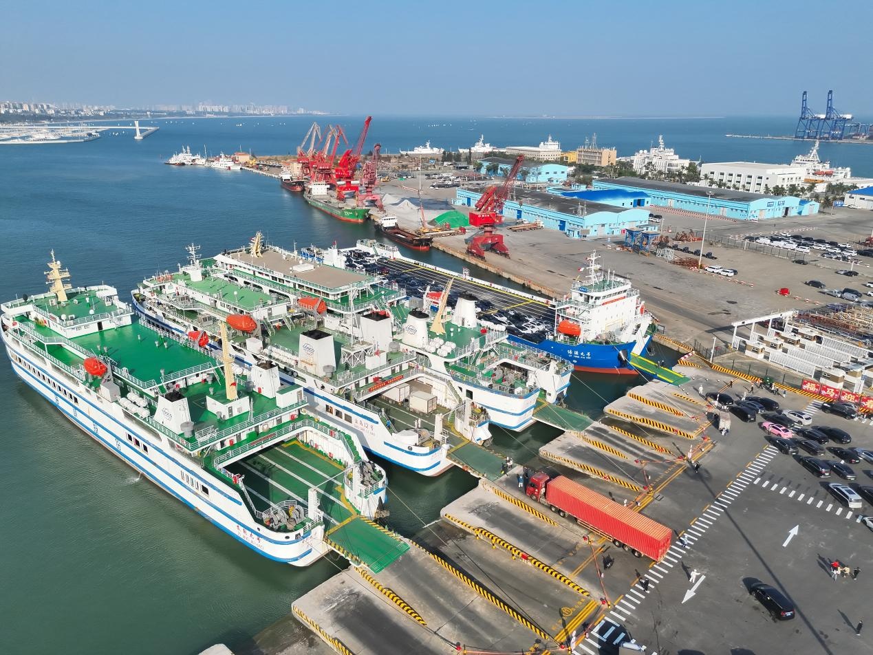 春运首日琼州海峡过海旅客近10万人次 同比增长50.7%