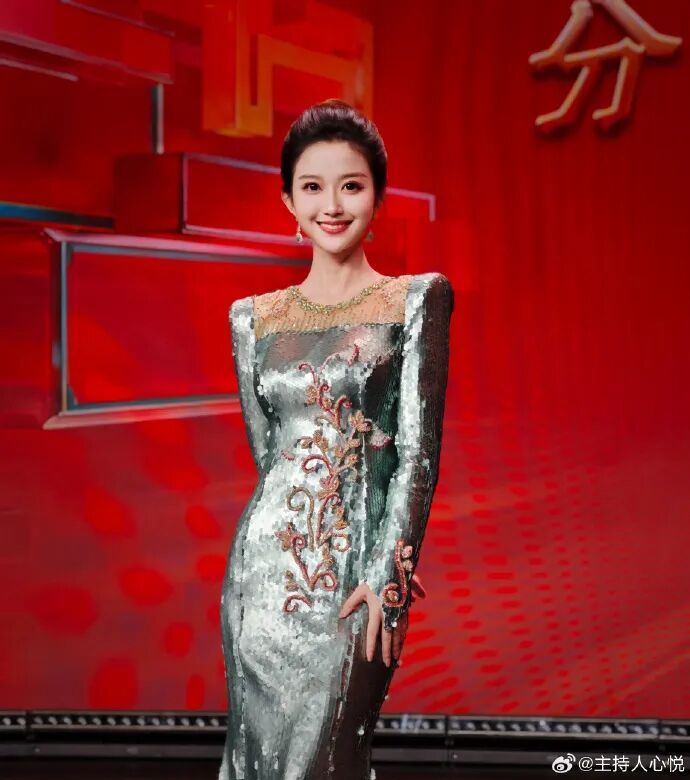 春晚主持人上新！39岁刘心悦是谁？