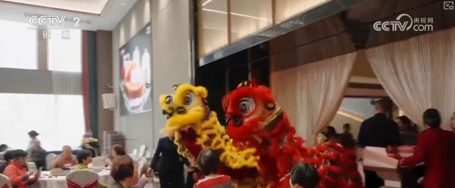 “新年俗”“新年货”圈粉海外游客 “到中国过春节”成为时髦新风尚