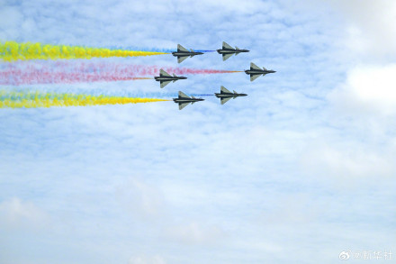 查收！中国战机帅气溢出屏幕