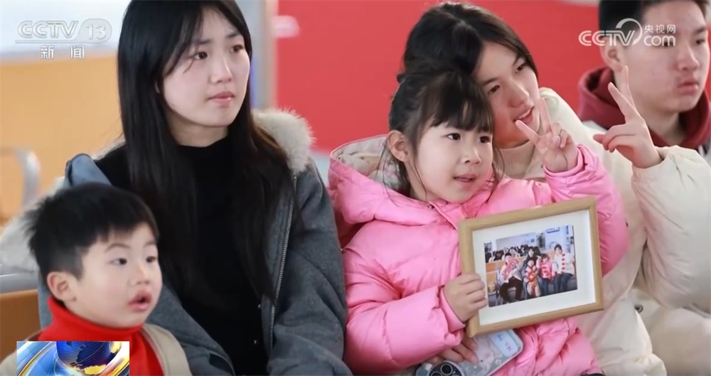 多地铁路部门推出“便民+利民+惠民”服务 用贴心举措温暖春运归途